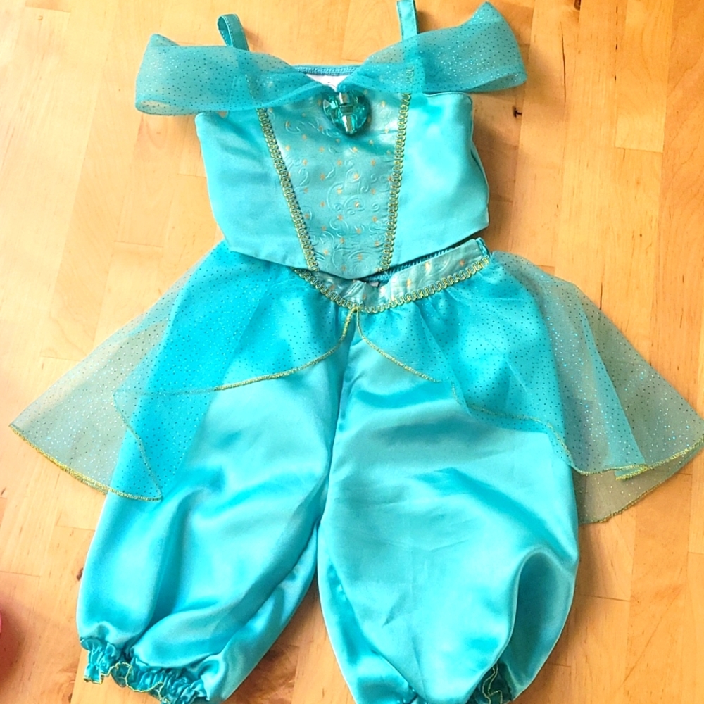 Jasmine two piece outfit